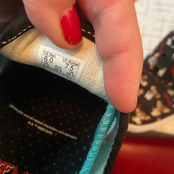 Vans 7 1/2 Comfy Cush Custom Gremlins - Picture 4 of 6